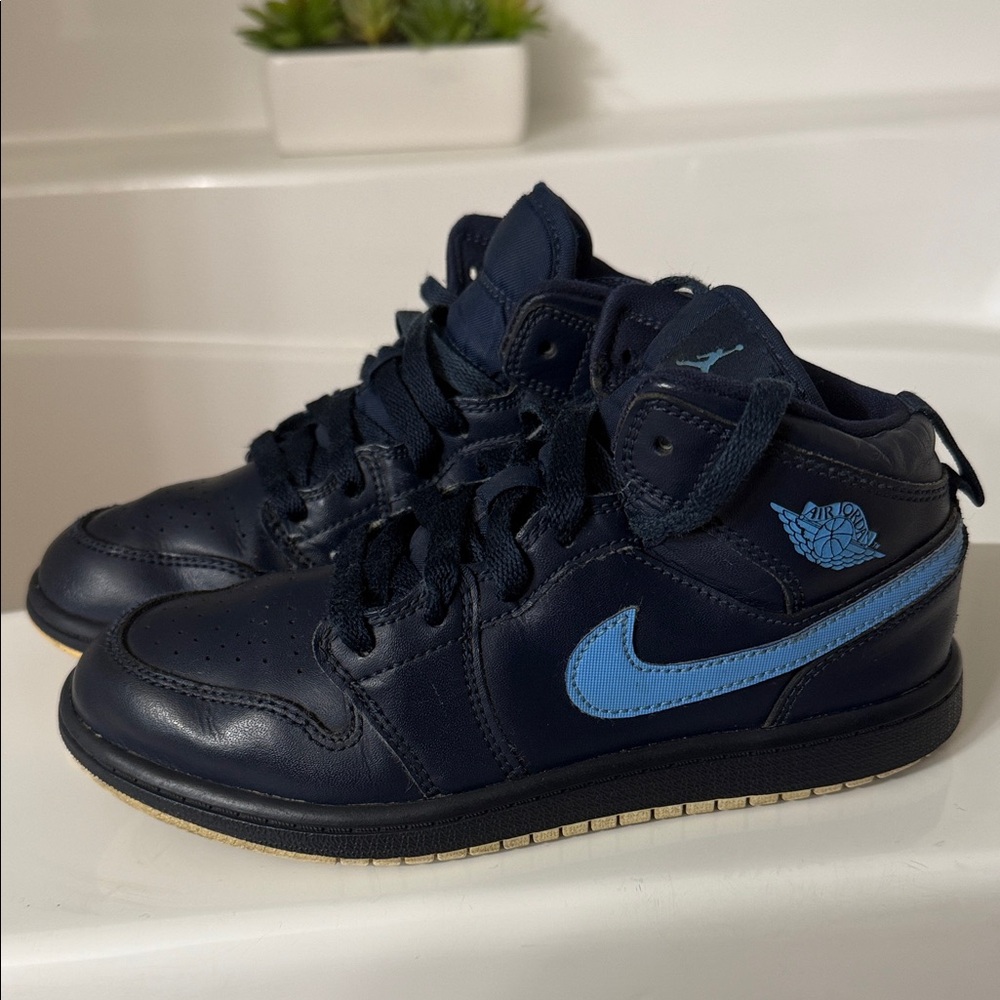 Nike Kids' Navy and Light Blue Sneakers